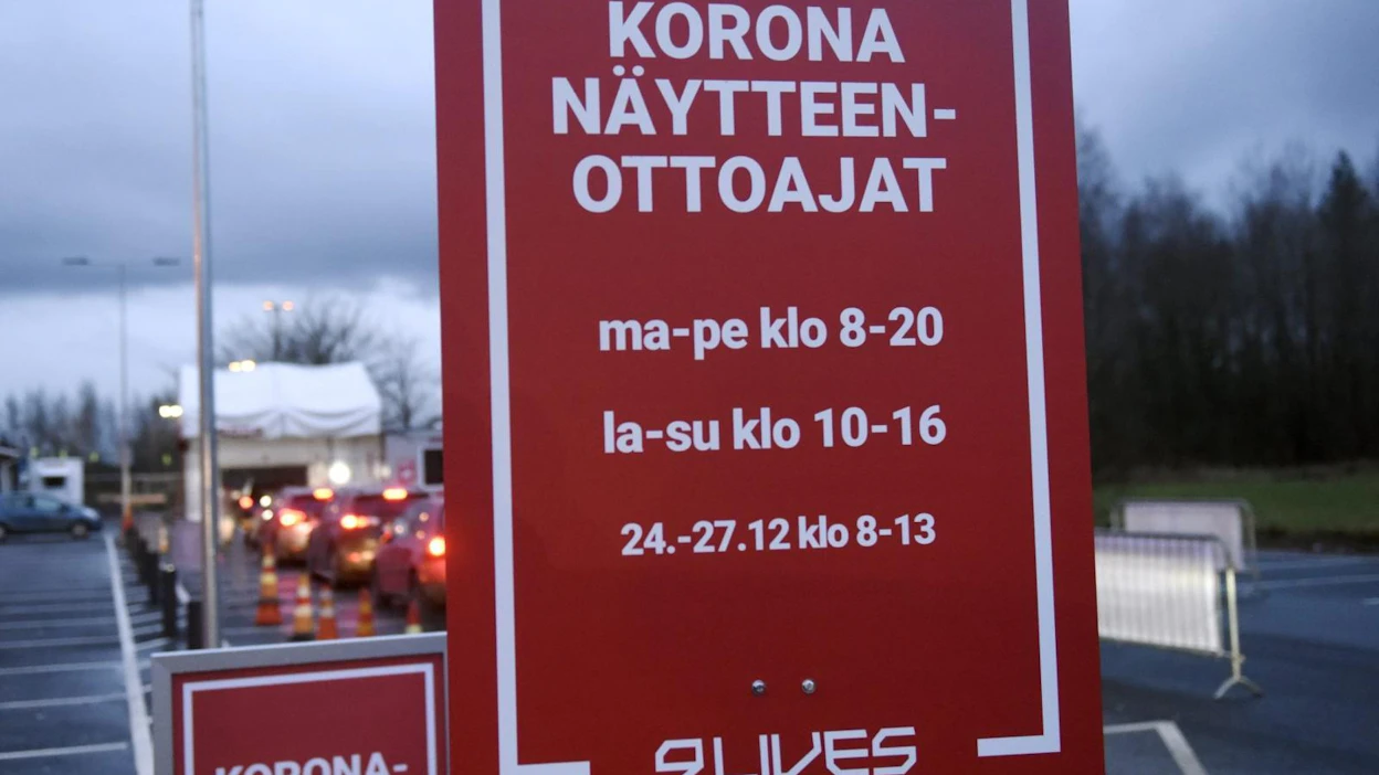 Yhteensä pandemian aikana Suomessa on raportoitu 33 414 tartuntaa.