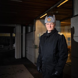 Puolustusvoimain komentaja on suoraan tasavallan presidentin alainen. Kenraali Timo Kivinen aloitti tehtävässä elokuussa 2019.