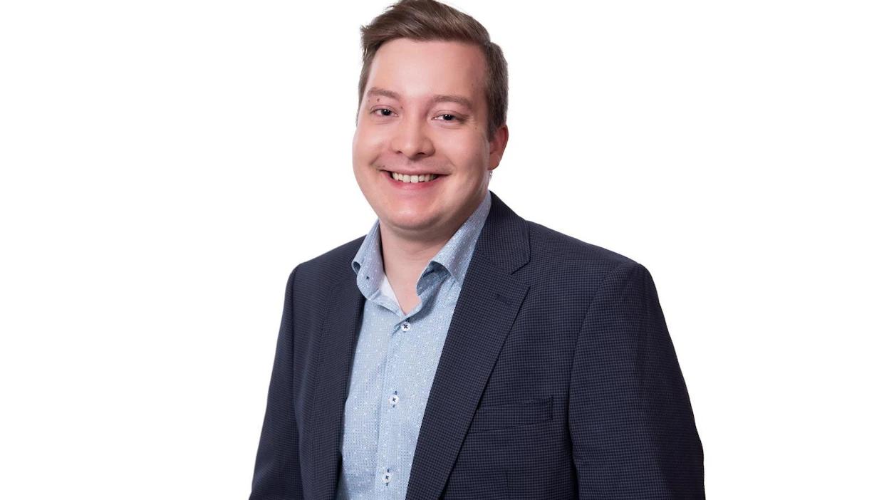 22-vuotias ranualainen maitotilan isäntä Aleksi Kortesalmi etsii itselleen emäntää Maajussille morsian -ohjelmasta.
