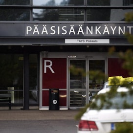 Sairaanhoitopiiri pyytää, että Pyhän Ristin seurakunnan messuun 25.11. osallistuneet rokottamattomat ja oirehtivat ottavat yhteyttä Tampereen yliopistollisen sairaalan ympärivuorokautiseen päivystykseen. LEHTIKUVA / VESA MOILANEN