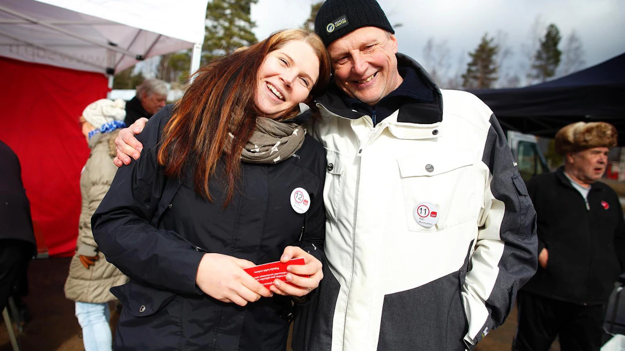 Tytär ja isä, Niina ja Kari Kivinummi pyrkivät molemmat Ähtärin kaupunginvaltuustoon. Niina on vaaleissa ensikertalainen, Kari-isällä vaalit ovat jo kuudennet.