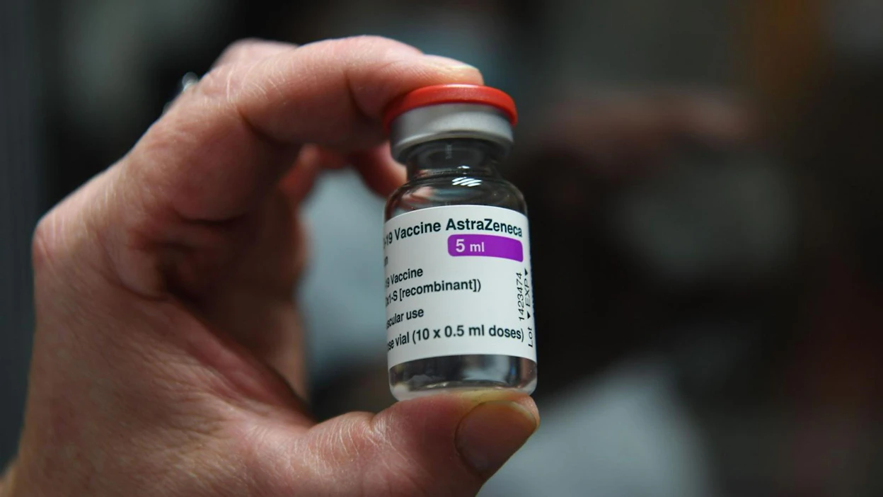 AstraZenecan rokotetta koskevassa tutkimuksessa tarkasteltiin yli 2 000 pääosin tervettä ja nuorta potilasta. Lehtikuva/AFP