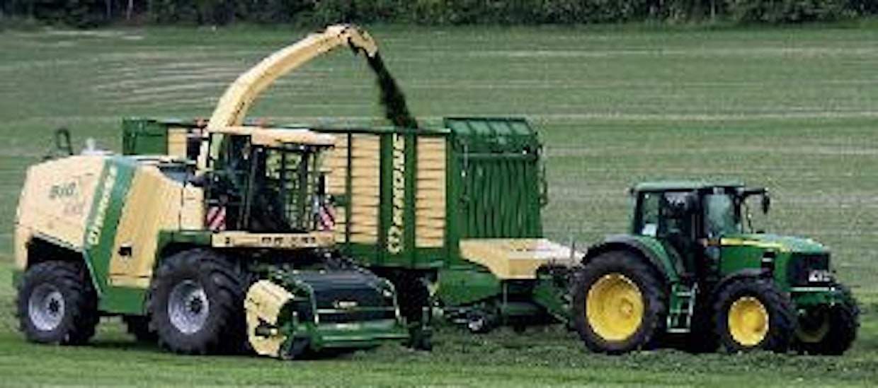 Krone Big X650:ssa on mallimerkinnän mukaisesti 650 hevosvoimaa.