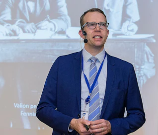 Valion alkutuotantojohtaja Ilkka Pohjamo alusti MTK Uusimaan syyskokouksessa hiilineutraalista maidontuotannosta.