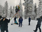 Metsäliikkeen maanantaina kiinniotetut mielenosoittajat vapautuivat Rovaniemen putkasta tänään tiistaina.