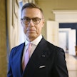 Presidentti Alexander Stubb kertoo keskustelleensa rauhansuunnitelmaluonnoksesta pääministeri Petteri Orpon (kok.) ja ulkoministeri Elina Valtosen (kok.) kanssa. LEHTIKUVA / Markku Ulander.