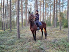 Annika Hellsberg nauttii yhteisestä harrastamisesta Like Jerry Cottonin kanssa.