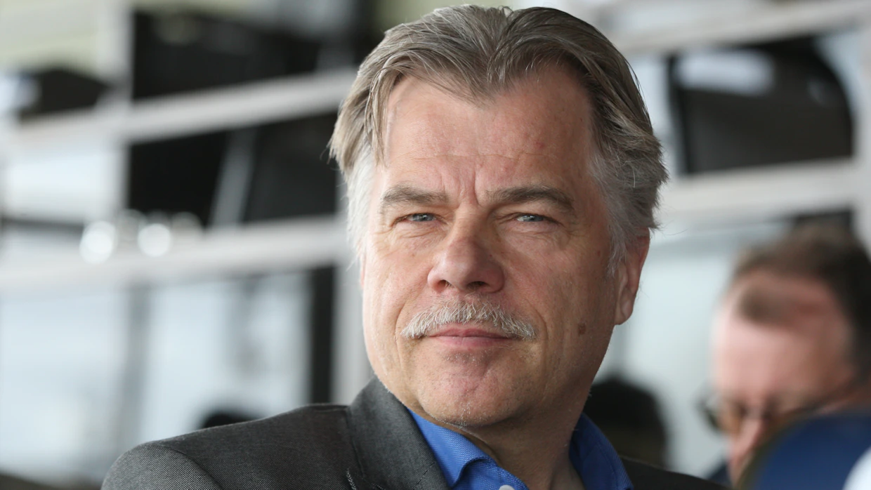 Pasi Pykäläinen on johtanut Joensuun ravirataa vuodesta 1989 alkaen. Pykäläinen on myös ajanut lähes 700 starttia kilpaa.