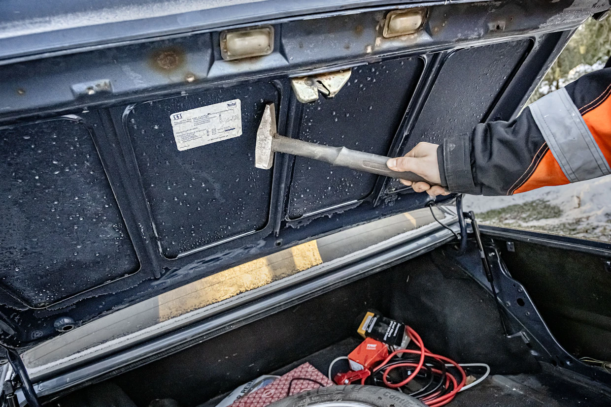 Tarra kertoo, että päivittäisessä ajossa edelleen oleva auto on ruostesuojattu uutena vuonna 1985.