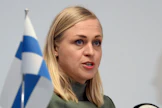 Ulkoministeri Elina Valtonen (kok.) vierailulla Vaalimaan raja-asemalla tänään. LEHTIKUVA / JUSSI NUKARI. 