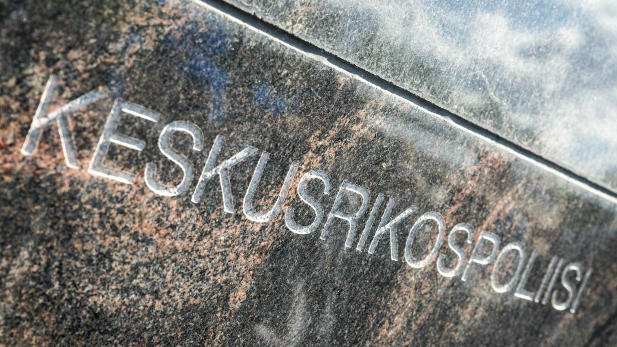 Ilmoitukset esimerkiksi konfliktialueille menevistä rahansiirroista ovat lisääntyneet viime vuosina, mutta käytännössä poliisilla ei KRP:n mukaan ole keinoja selvittää rahansiirtojen tarkoitusta. LEHTIKUVA / TROND H. TROSDAHL