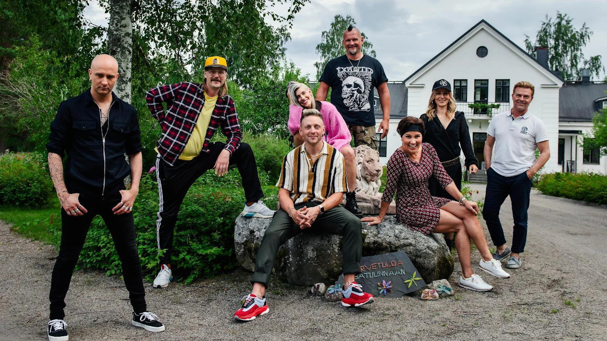 Perjantai-illan aidosti kotimainen musiikkiohjelma Vain elämää on ollut viime viikkojen toinen tv-magneetti alkujaan tuontiformaatin mukaan pyörivän Tanssii tähtien -ohjelman kanssa.