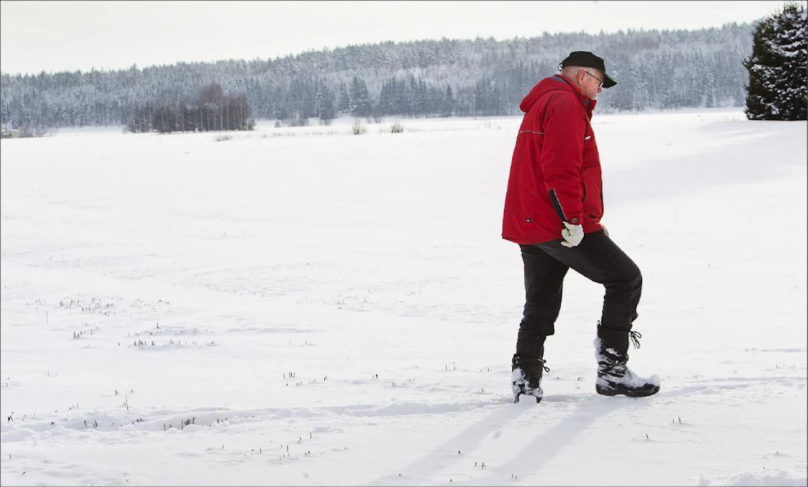 Kalle Oivanen on tehnyt tilallaan runsaasti uusintaojituksia. Vaiva on tuottanut palkkansa parempina satoina ja satovahingoilta välttymisenä. Kari Salonen