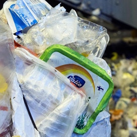 Euroopassa tuotetaan vuosittain 25 miljoonaa tonnia muovijätettä, josta alle 30 prosenttia kierrätetään.
