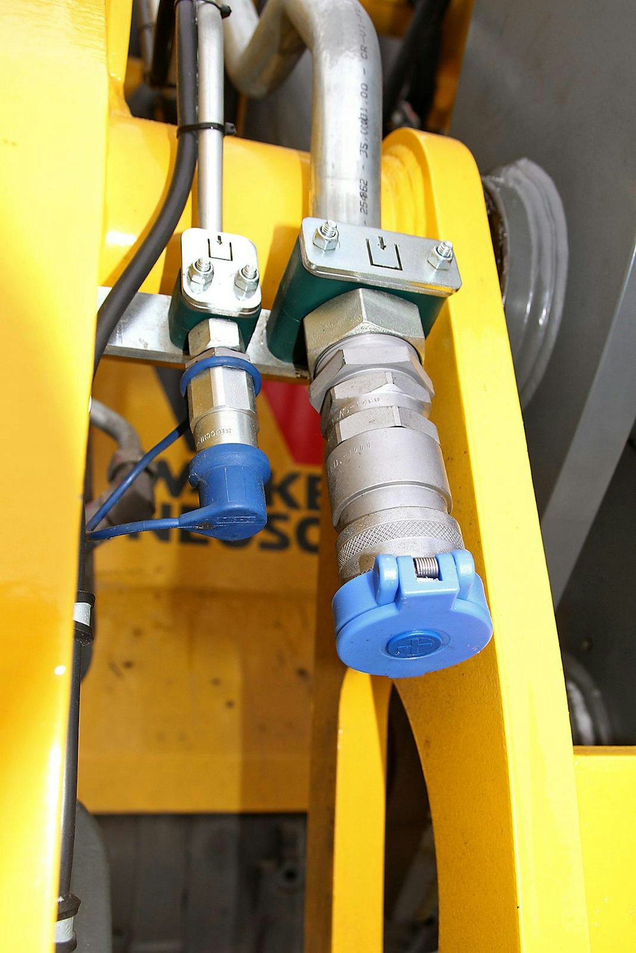 Tehokas hydrauliikka mahdollistaa monipuoliset työlaiteoptiot.