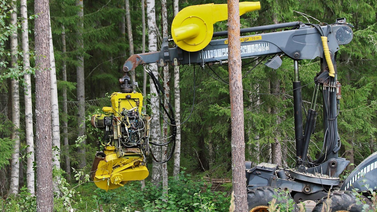 Pentti Poluksen 2012 patentoiman Hakeharvesteri -konseptin kaupallinen hyödyntäminen on jäänyt toistaiseksi toteutumatta. Hakeharvesterin avulla voidaan tehdä voimalaitoskäyttöön tarkoitetun tuoreen hakkeen korjuuta yhdistettynä normaaliin kuitupuun korjuuseen.