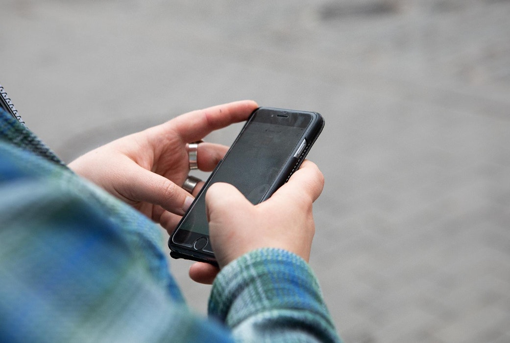 5G-tekniikkaa käyttäviä matkapuhelimia on vielä rajoitetusti markkinoilla.