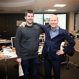 Simo Ahtonen kävi viime perjantaina MT:n toimituksessa Viestilehtien myyntijohtajan Petri Nummisen kanssa.