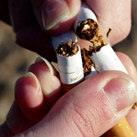 Noin 15 prosenttia tänä vuonna tupakoinnin lopettaneista on tehnyt päätöksensä koronaepidemian vuoksi, kertoo terveysjärjestö Suomen ASH. LEHTIKUVA / MARJA AIRIO