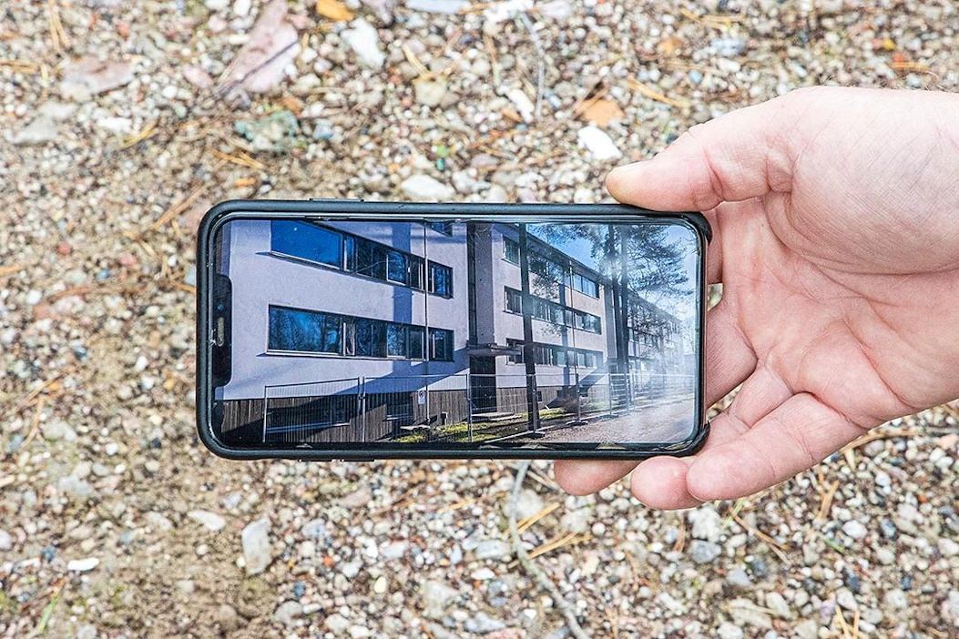 Helenenkatu 30 Hyvinkäältä murskattiin ja murska käytettiin metsäautotien pohjaksi. Pinnalle tulee vielä kerros soraa.