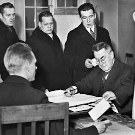 Kieltolaista järjestettiin neuvoa antava kansanäänestys 29.–30. joulukuuta 1931. Yli 70 prosenttia kannatti vuodesta 1919 alkaen voimassa olleen kieltolain kumoamista.