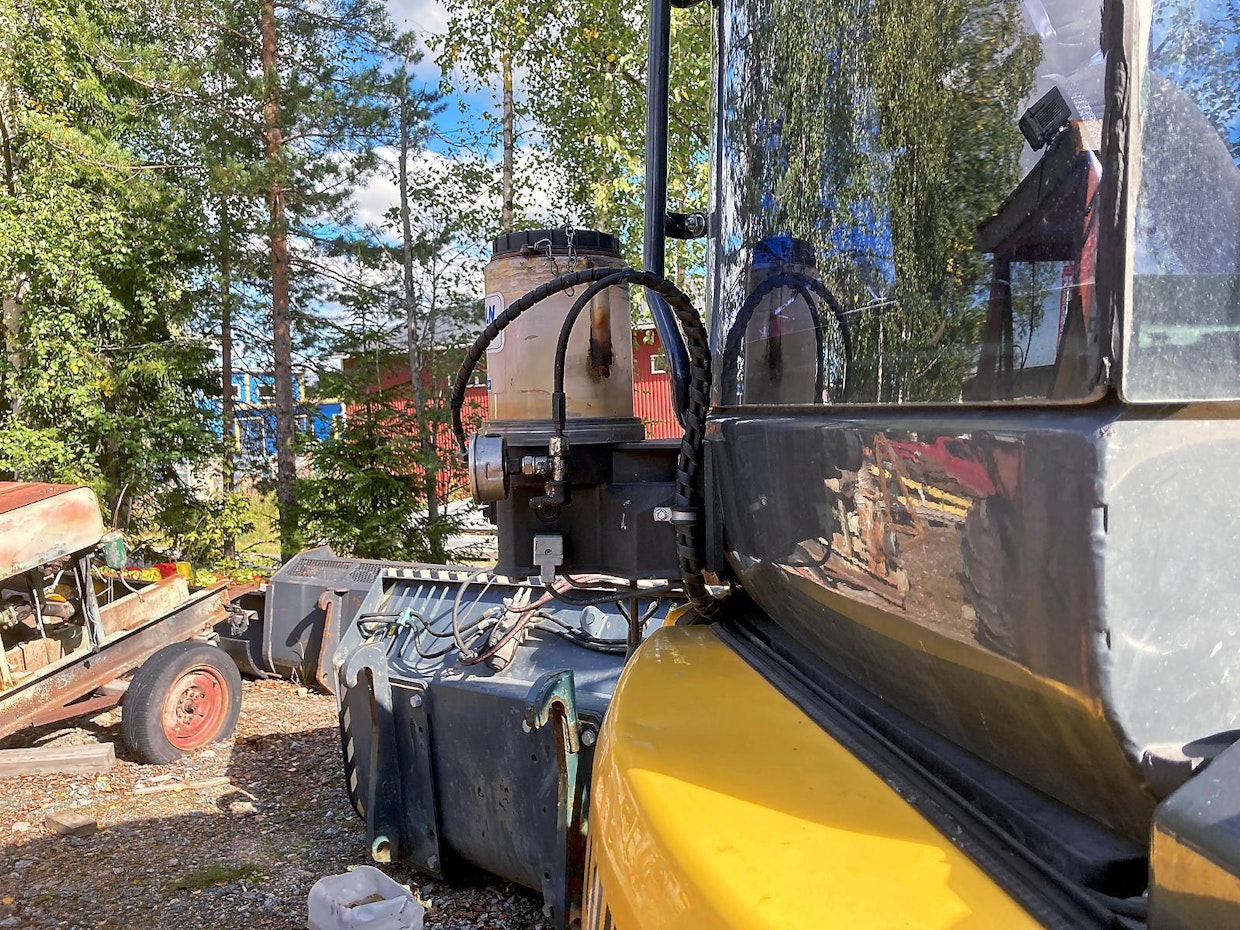 Eräs ongelmia aiheuttava lisälaite on keskusrasvaus. Maahantuojat kuitenkin pyrkivät luomaan pysyviä käytäntöjä asennukselle.