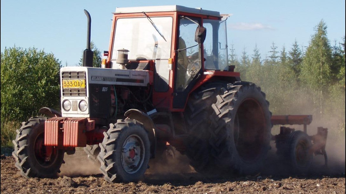 Belarus MTZ-825 Progress 1973–, Minsk, Valko-Venäjä Minskij Traktornyj Zavod Valmistettu eri versioina yli 1 700 000 kpl