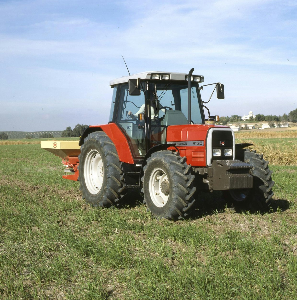 Massey Ferguson 6100 -traktori.
