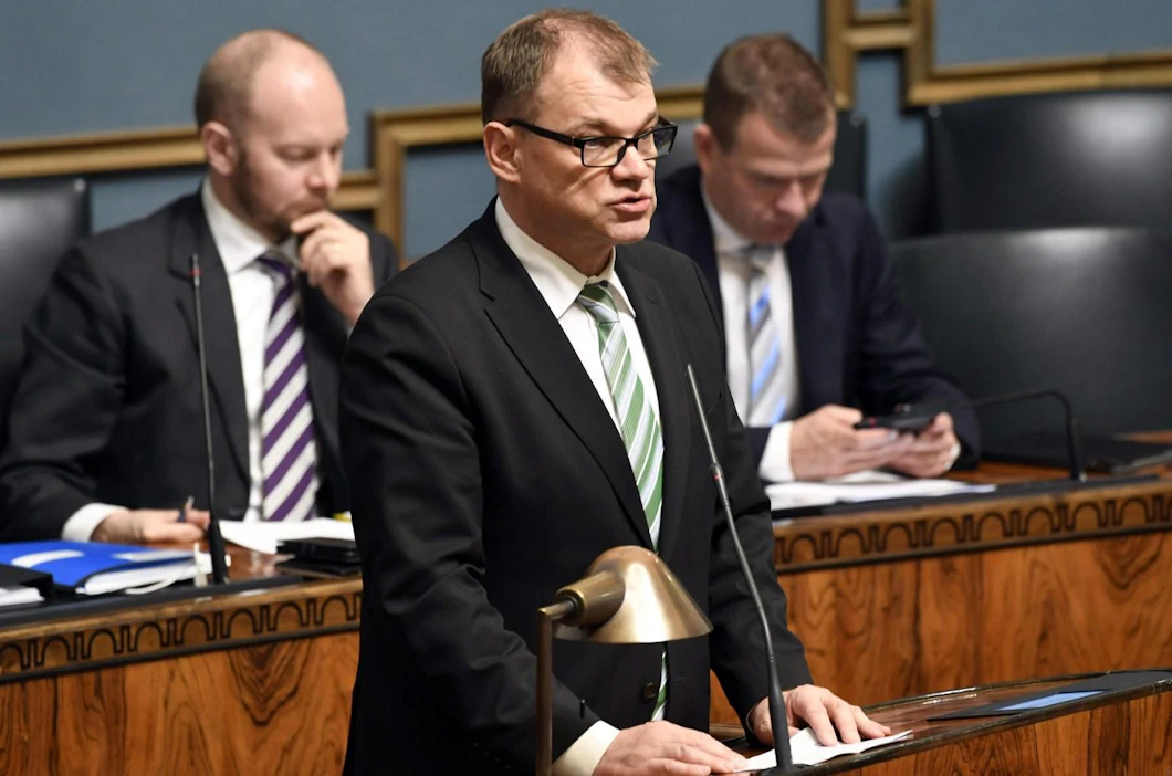 Pääministeri Sipilän (kesk.) mukaan EU-komission esitys budjetin sitomisesta oikeusvaltioperiaatteeseen on erittäin tärkeä. LEHTIKUVA / HEIKKI SAUKKOMAA