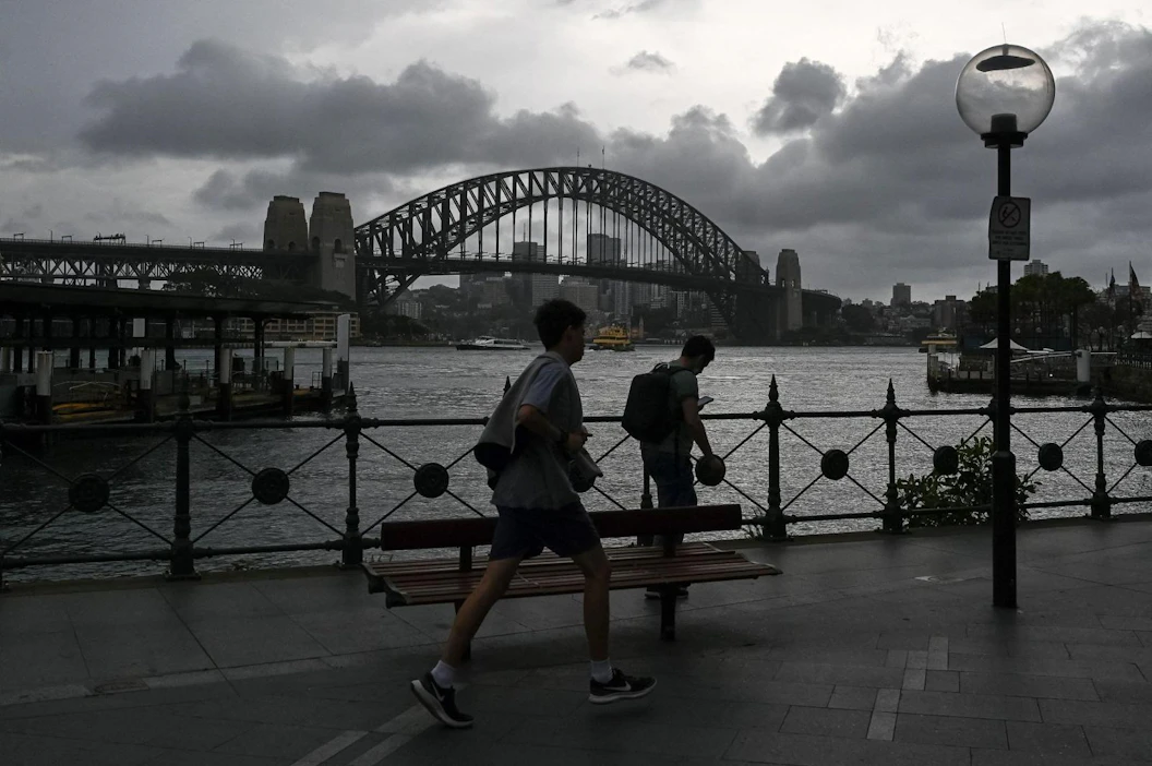 Sydneyssä kolmella koululaisella todettiin uuden koronavirusmuunnoksen aiheuttama tartunta.