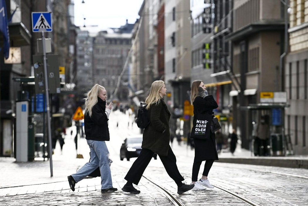 Miehiä näkyy asiantuntijarooleissa mediassa enemmän kuin naisia. LEHTIKUVA / VESA MOILANEN