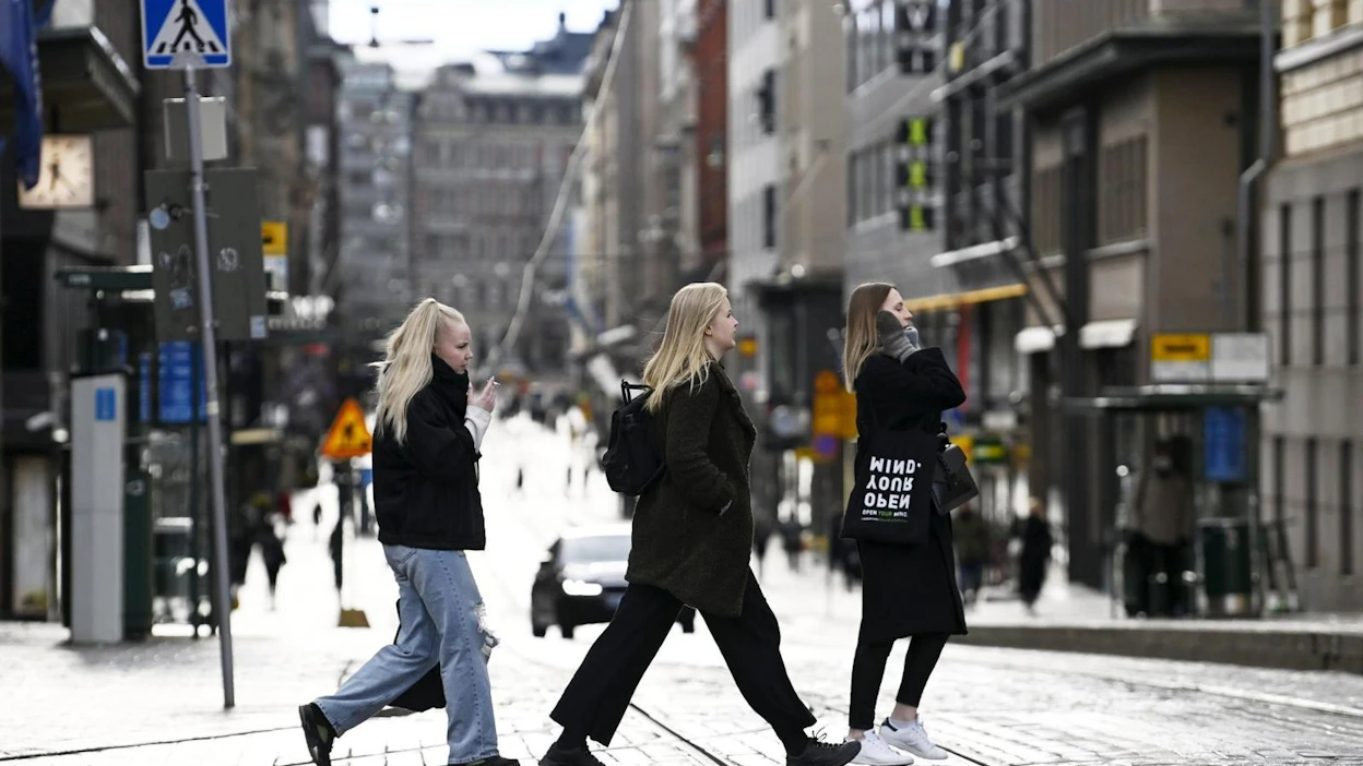 Miehiä näkyy asiantuntijarooleissa mediassa enemmän kuin naisia. LEHTIKUVA / VESA MOILANEN