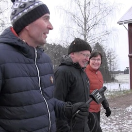 Kalle ja Liisa Savo ovat eläinlääkäreitä, hevoskasvattajia ja pitävät oriasemaa.