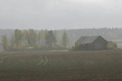 Poutasää vaihtui sadekuuroon 4.10.2006 Somerolla.