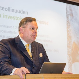 Metsä Groupin Kari Jordan sekä hänen kollegansa Jussi Pesonen UPM:ltä vetoavat päättäjiä palauttamaan yritysten luottamus kotimaiseen elinkeinopolitiikkaan.