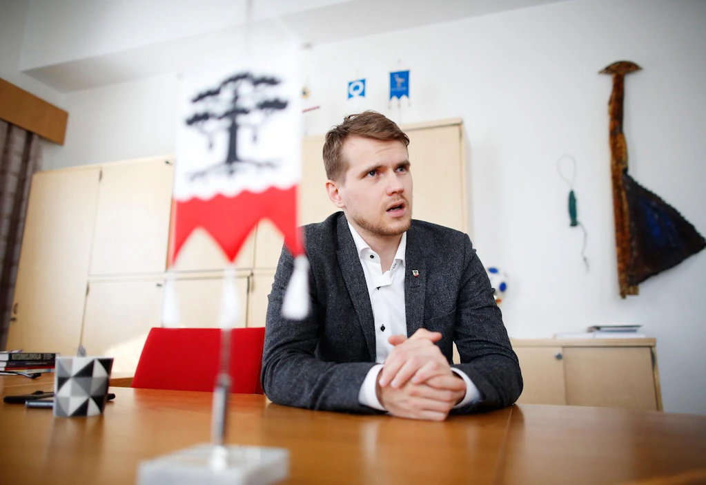 ”Kunnanhallituksen päätös huomioi erilaiset lapsiperheet ja tukee samalla myös paikallisia maatiloja kuntastrategiamme mukaisesti”, kunnanjohtaja Eero Vainio sanoo.