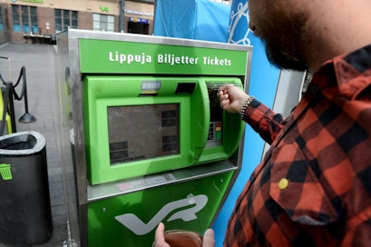 Lentojen ohella myös VR:n junat ovat täyttyneet pääsiäisen tienoilla lomailijoista. Nyt tilanne on toinen.