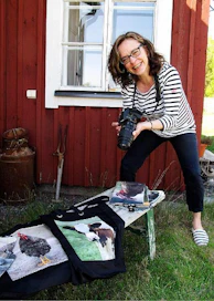”Meillä ei ole studiota. Teemme tuotekuvaukset usein pihallani, mikä on joskus villin näköistä”, nauraa Kinttu Koipijärvi.