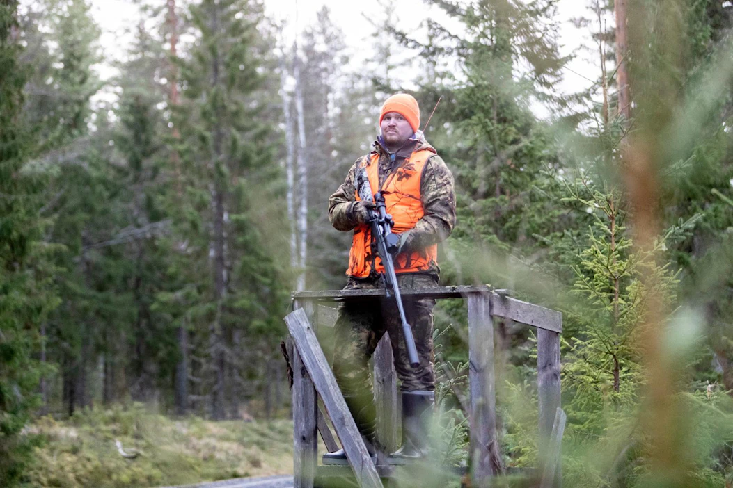 Niilo Häkkinen osallistui viime syksynä Helsingin metsäylioppilaiden hirvijahtiin Hyytiälän metsäasemalla.