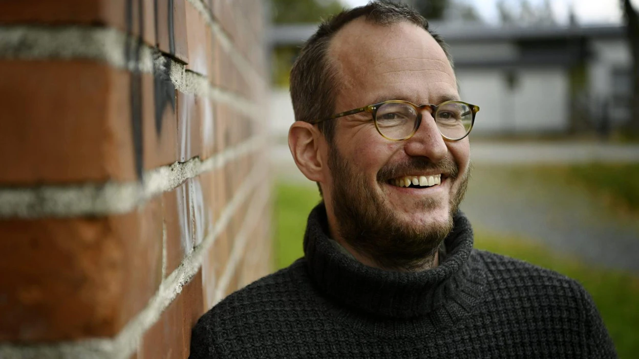 Kokkolan Kinojuhlien taiteellinen johtaja Juho Kuosmanen kertoi, että tapahtuma alkoi, kun kutsuttiin omia kavereita viikonlopuksi katsomaan elokuvia. LEHTIKUVA / Antti Aimo-Koivisto