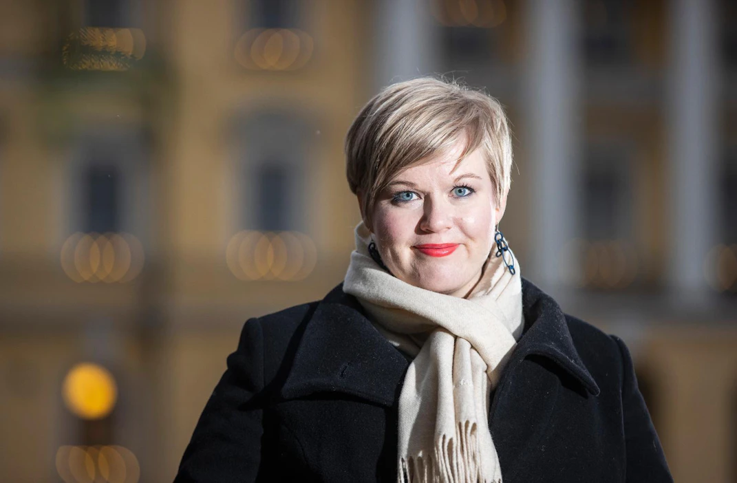 Annika Saarikko paalutti kampanjapuheessaan Keskustan kuntavaalitavoitteita.