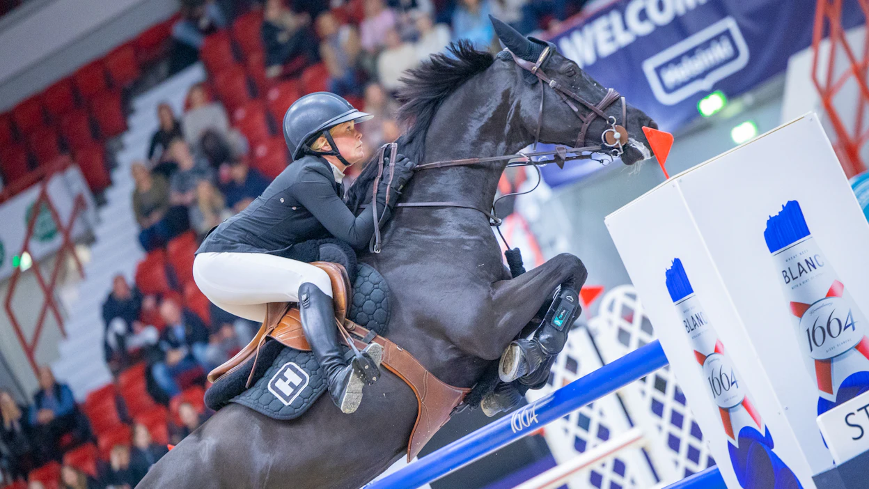 Petra Heikkinen ja Hurby loistivat viimeistä kertaa Jäähallilla hypätyssä Helsinki Horse Show’ssa viime syksynä.