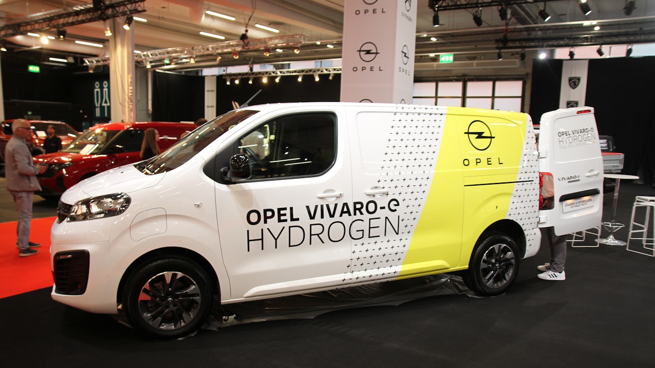 Ensimmäinen vetykäyttöinen pakettiauto on esitelty Suomessa, kun Opel toi Vivaro-e Hydrogen pakettiauton pikavisiitille Jyväskylän Kuljetusmessuille viime keväänä. Auton sarjatuotanto alkaa vuoden 2024 kuluessa ja näitä on myös odotettavissa Suomeen.