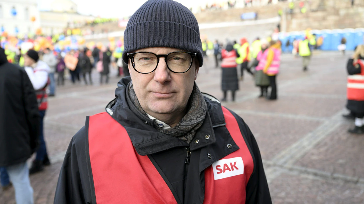 Seuraavan kerran SAK:n hallitus arvioi työtaistelutoimien jatkoa pääsiäisen jälkeen. Kuvassa SAK:n puheenjohtaja Jarkko Eloranta. LEHTIKUVA / VESA MOILANEN.
