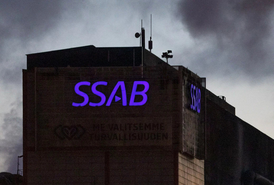 SSAB:n mukaan tavoitteena on vähintään 10 miljoonan euron pysyvät vähennykset kiinteisiin kustannuksiin vuositasolla. LEHTIKUVA / TIMO HEIKKALA.