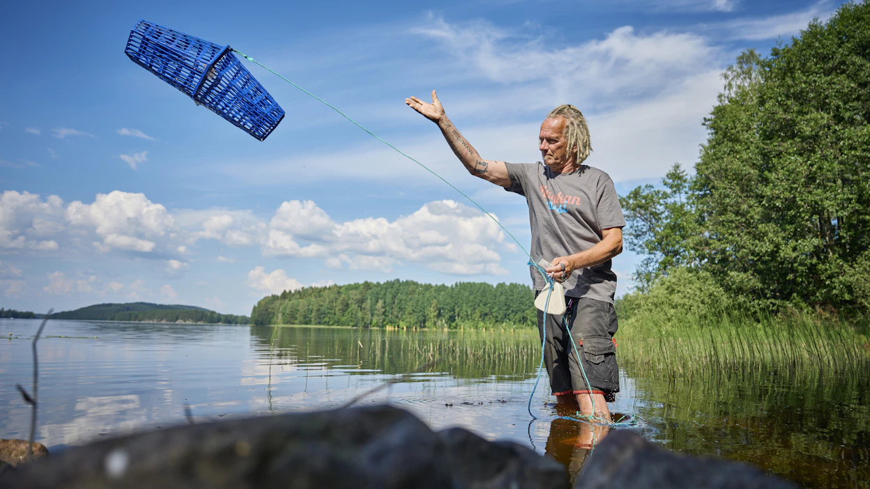 Japo Jussila syö pääasiassa kasvisravintoa, mutta kalat ja toisinaan ravutkin päätyvät lautaselle.
