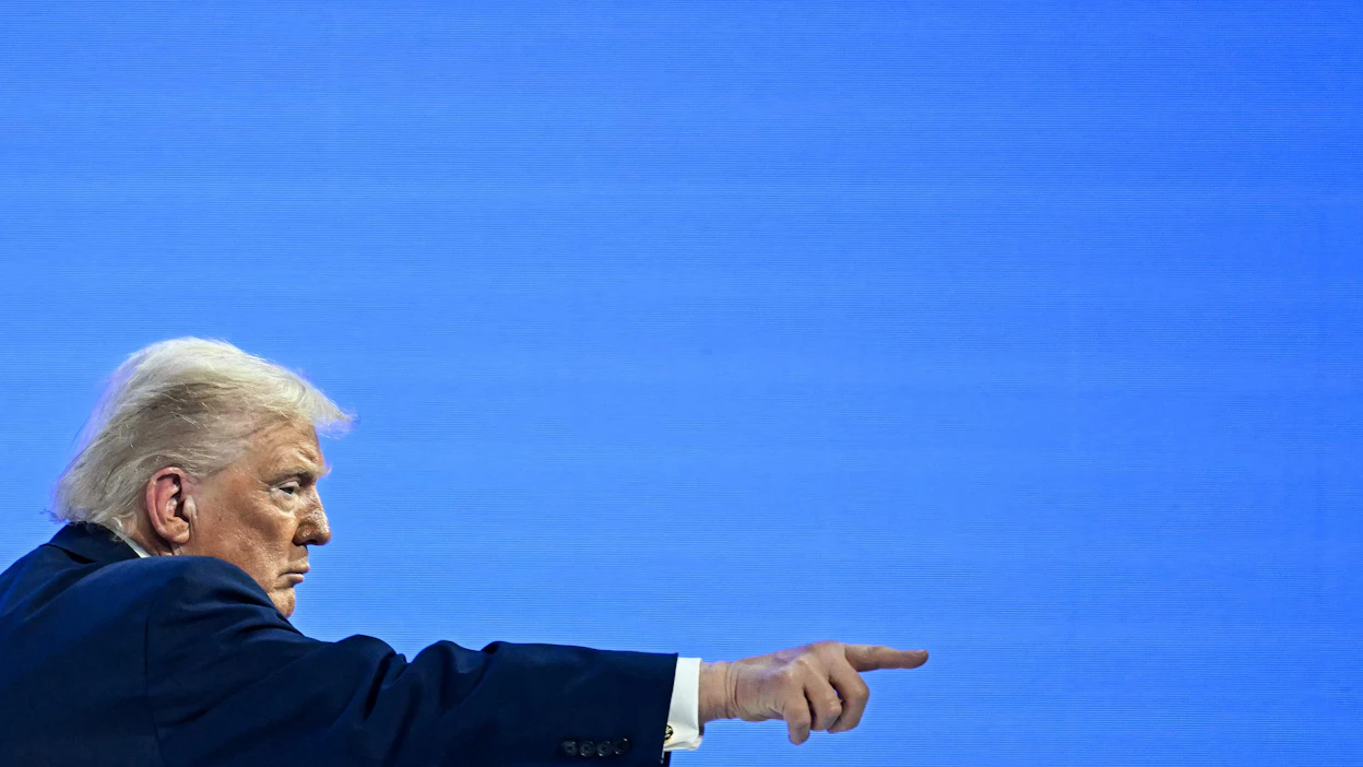 Presidentti Donald Trump sanoi Truth Social -viestipalvelussaan, että kysymykseen Grönlannista ja koko arktisen alueen tulevaisuudesta on nyt olemassa alustava ratkaisumalli. Kuva on Trumpin puheesta Davosissa keskiviikkona. LEHTIKUVA/AFP.