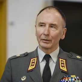 Kenraalimajuri Pekka Toverin mukaan Hersonissa sijaitsevan Kahovkan padon tuhoaminen aiheuttaisi hankaluuksia myös venäläisille.