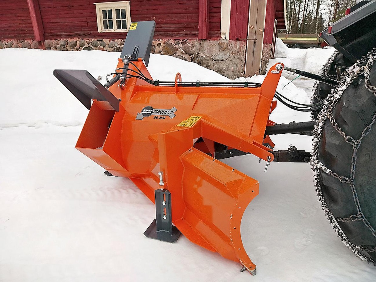 BKWeld Oy Ylitorniolta valmistaa BKMachine-linkoja, jotka rakenteensa puolesta sopivat raskaampaankin lumityöhön. Mallit ovat jo tuotannossa ja käyttökokemuksia on jo viime talven lumilta.