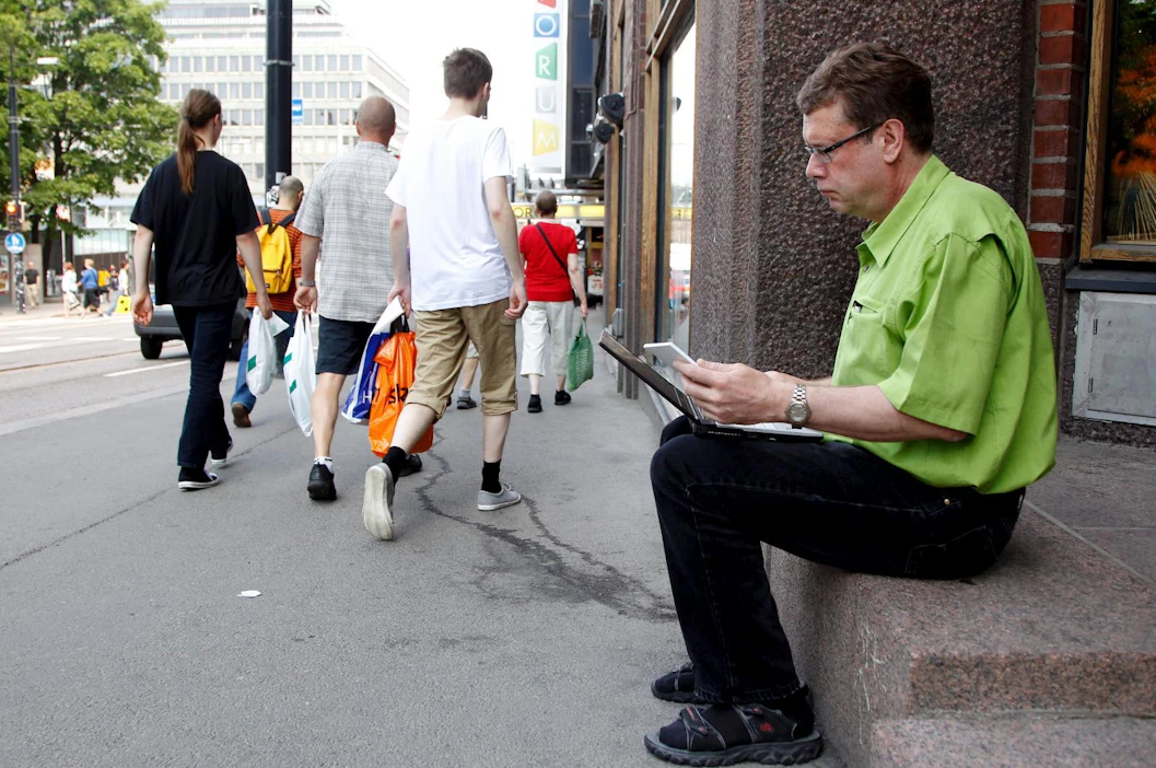 Saisikohan tähän perustaa pop up -ravintolan? Helsingissä vastauksen saa kätevästi chatin kautta.